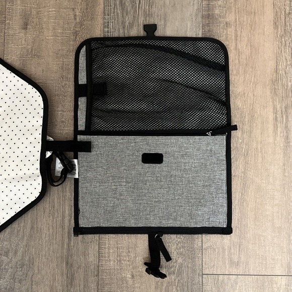 Skip Hop Portable Baby Changing Station Cushioned Diaper Pad - Picture 4 of 4